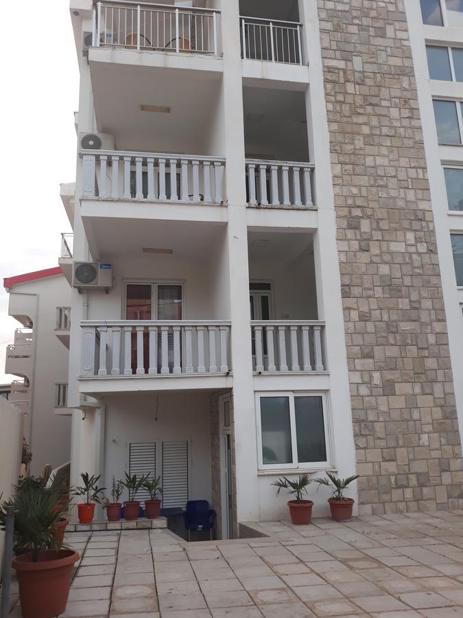 Apartments Aza Dobra Voda Esterno foto